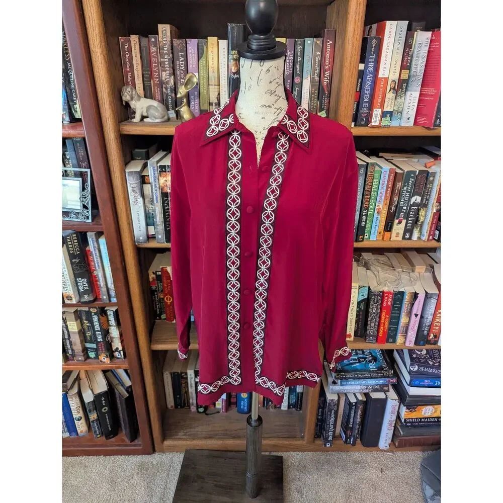 Diane Von Furstenberg Blouse Size Small  Red Embroidered Asian Geisha Japan